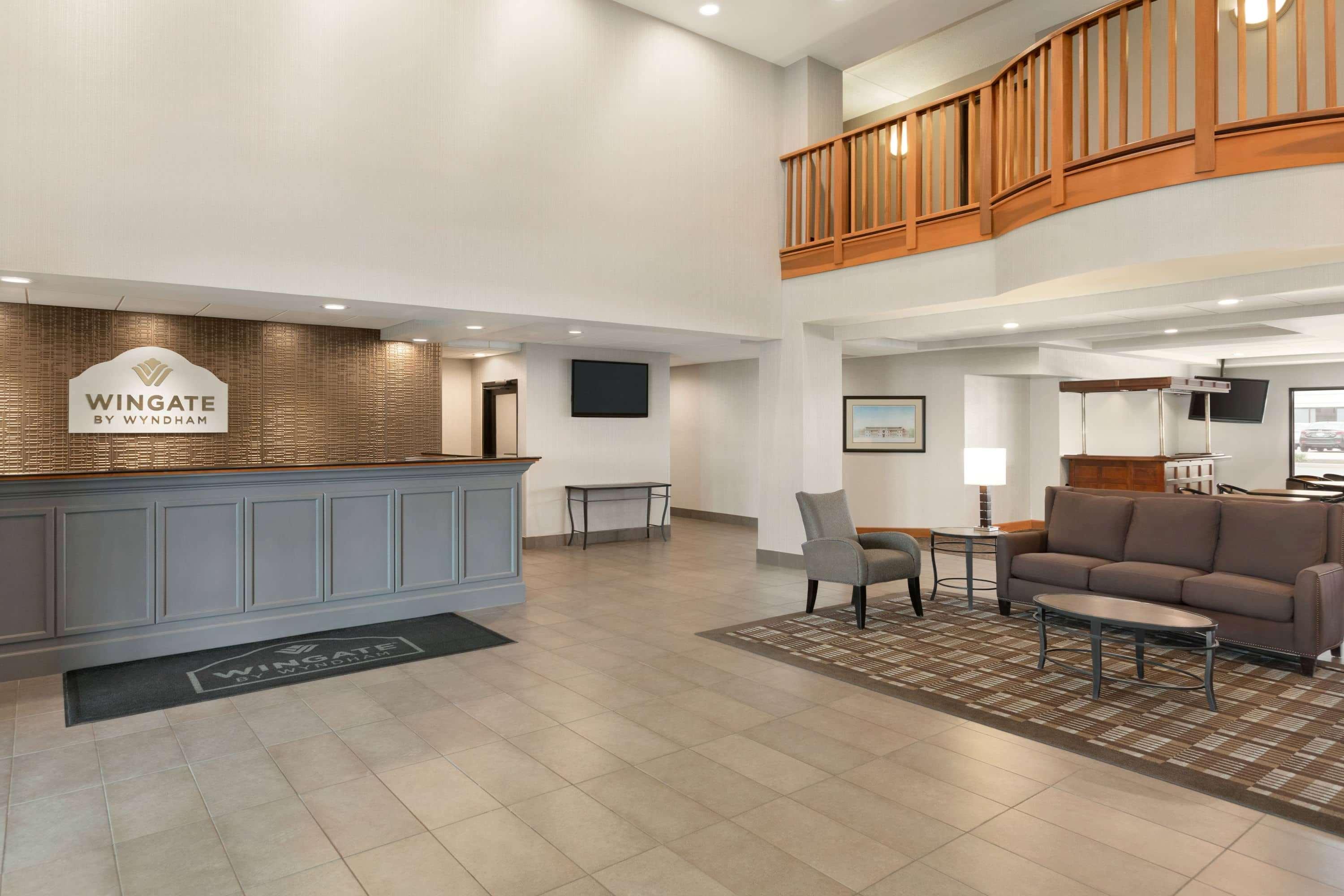 Wingate By Wyndham Cincinnati Blue Ash Exterior foto