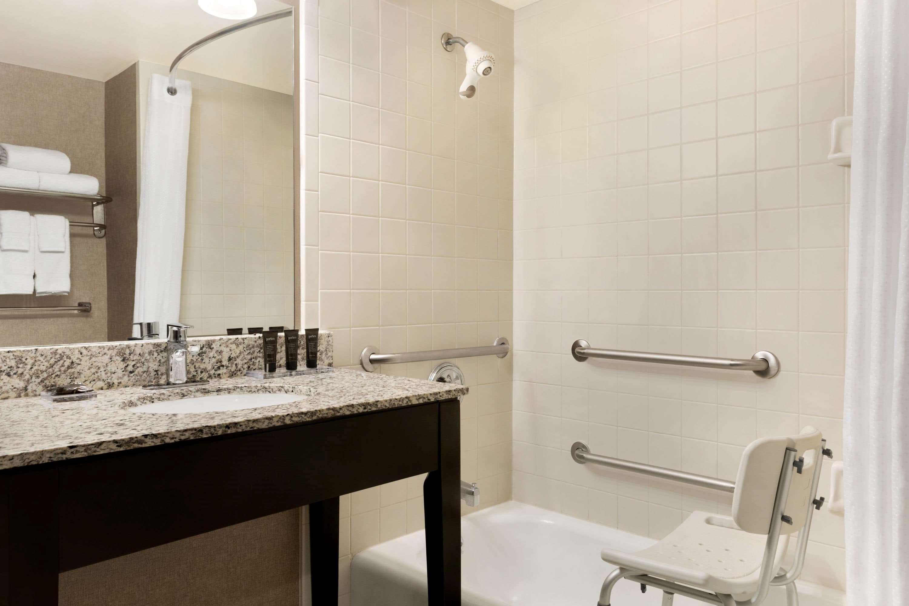Wingate By Wyndham Cincinnati Blue Ash Exterior foto