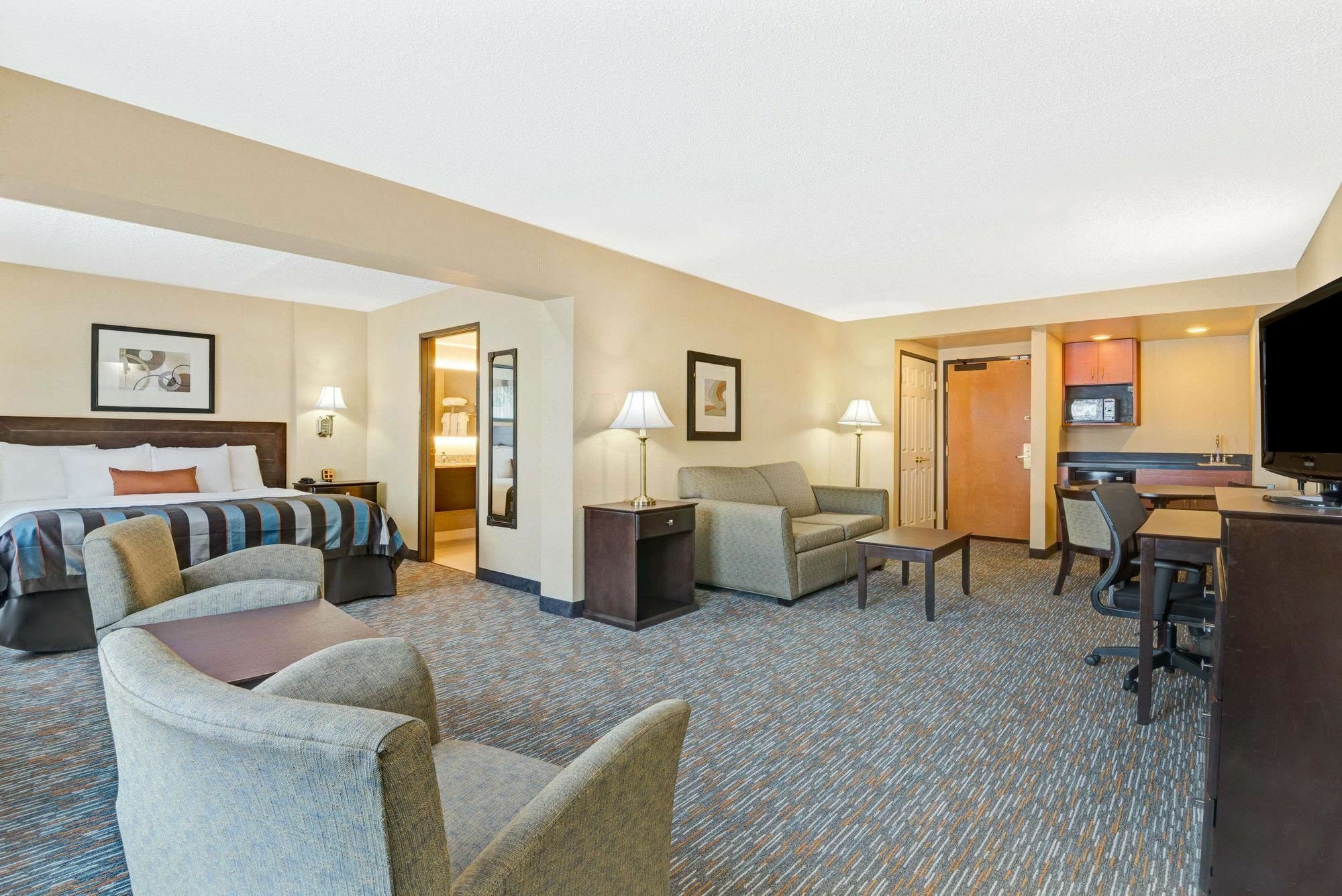 Wingate By Wyndham Cincinnati Blue Ash Exterior foto