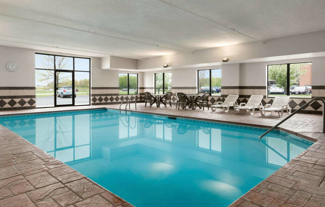 Wingate By Wyndham Cincinnati Blue Ash Exterior foto